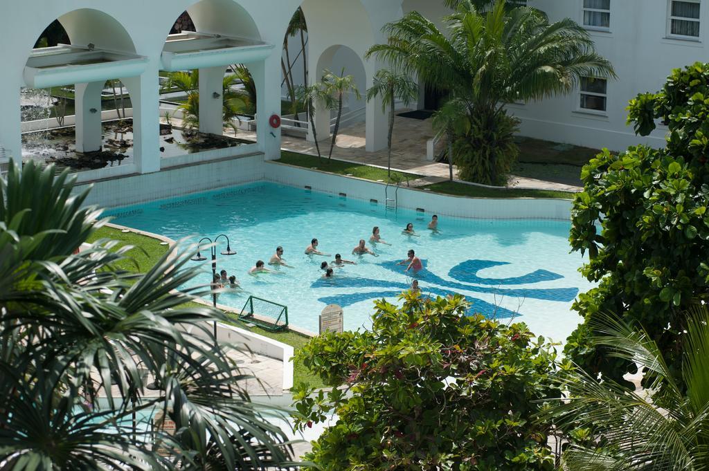 Hotel Tropical Manaus Zewnętrze zdjęcie Swimming pool at the hotel
