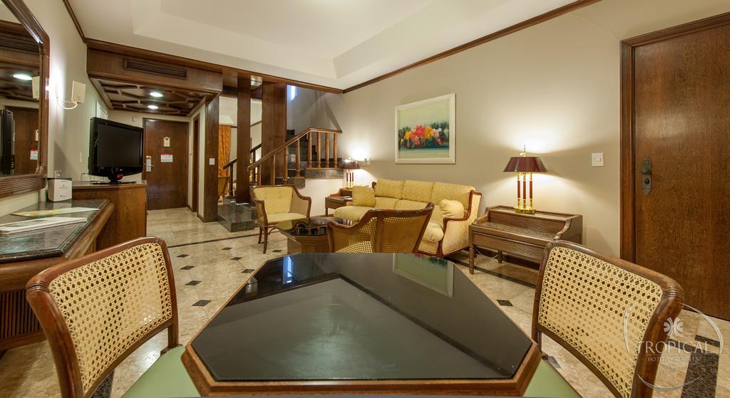 Hotel Tropical Manaus Zewnętrze zdjęcie A living room at the Taj Bengal