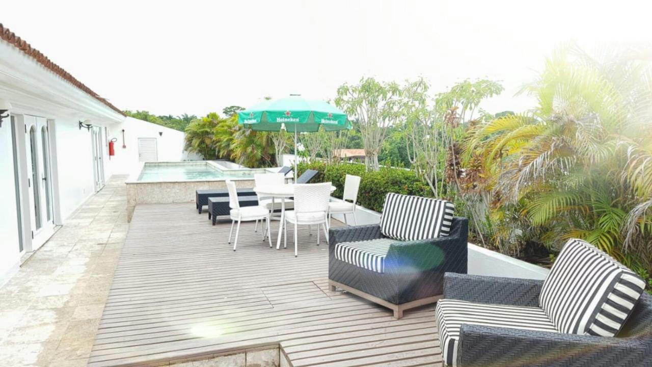 Hotel Tropical Manaus Zewnętrze zdjęcie Rooftop pool at the hotel