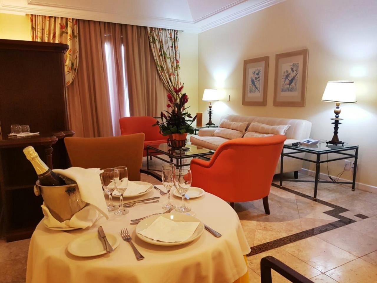 Hotel Tropical Manaus Zewnętrze zdjęcie A suite at the Four Seasons Hotel, Madrid